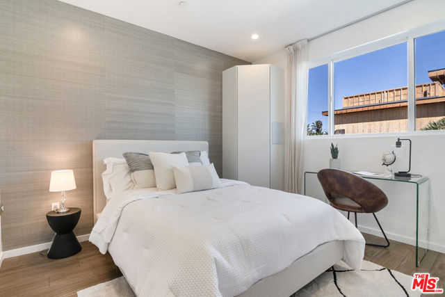 1623 S Bedford Street, Los Angeles CA: https://media.crmls.org/mediaz/c671861f-39bf-4e00-8304-f58e385ae7bb.jpg