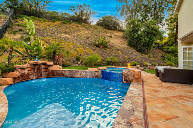 32834 Barrett Drive, Westlake Village CA: https://media.crmls.org/mediaz/c671c4a7-ec1b-4c8f-b7ee-3987259f0ead.jpg