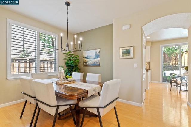1560 Craiglee Way, San Ramon CA: https://media.crmls.org/mediaz/c6727373-a840-43f7-b4e1-54f8059bcf36.jpg