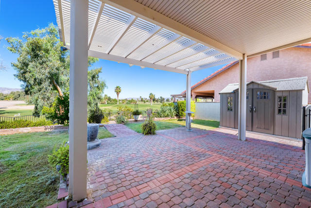 204 Fairway Drive, Needles CA: https://media.crmls.org/mediaz/c6728245-1168-4653-934a-dd6ba74b10e3.jpg