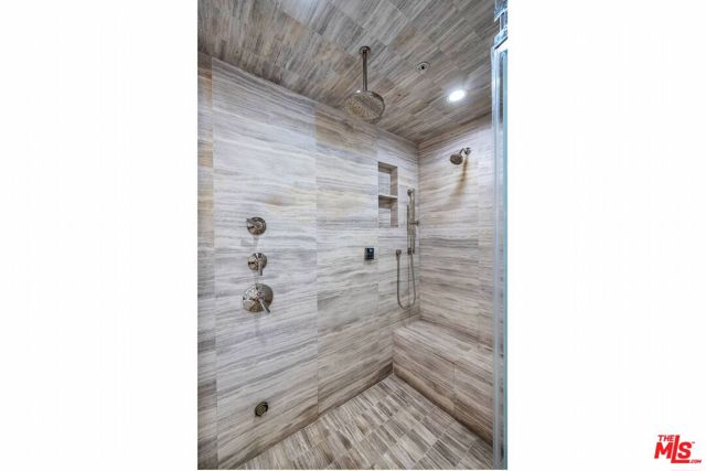 3110 Benedict Canyon Drive, Beverly Hills CA: https://media.crmls.org/mediaz/c6728357-1c81-4520-9dae-15f936ce4899.jpg
