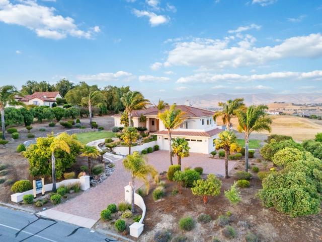 4165 Ashford Circle, Hollister CA: https://media.crmls.org/mediaz/c672f613-c447-48a2-8974-a58ee1c8f5b0.jpg