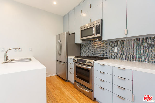 3907 De Longpre Avenue, Los Angeles CA: https://media.crmls.org/mediaz/c6734cb4-274e-4b4f-a4db-121220f0f3cc.jpg