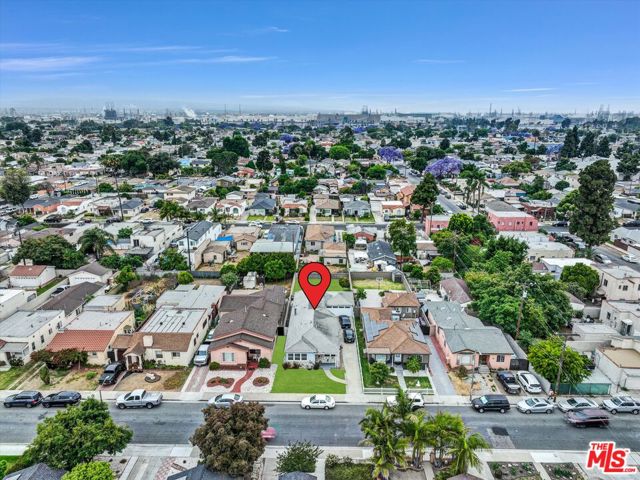 2463 Easy Avenue, Long Beach CA: https://media.crmls.org/mediaz/c6742730-fde6-457e-958e-35ffde39c4e7.jpg