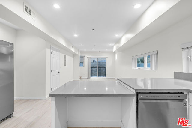 1409 N Hobart Boulevard, Los Angeles CA: https://media.crmls.org/mediaz/c674b664-0e1e-4427-b2e0-361cc9e294c9.jpg
