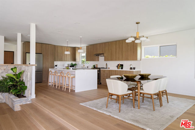 4731 Don Miguel Drive, Los Angeles CA: https://media.crmls.org/mediaz/c67588f3-bf2f-4e01-b2bb-929f067be95f.jpg