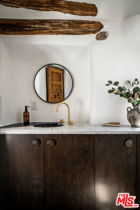 https://media.crmls.org/mediaz/c675dff9-6b7a-4dfd-8133-4df073ae3ed0.jpg?preset=X-Large