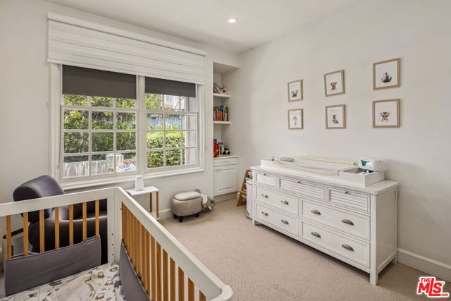 11737 Gwynne Lane, Los Angeles CA: https://media.crmls.org/mediaz/c6762880-8263-425e-9917-bda1dbca3f6d.jpg