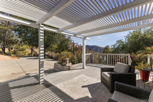 Detail Gallery Image 4 of 57 For 14237 Calle De Vista, Valley Center,  CA 92082 - 4 Beds | 2/1 Baths