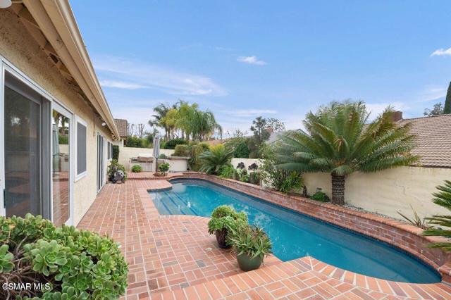 3294 Sierra Drive, Westlake Village CA: https://media.crmls.org/mediaz/c6783a8b-da29-4864-99ff-bd7afe3af847.jpg