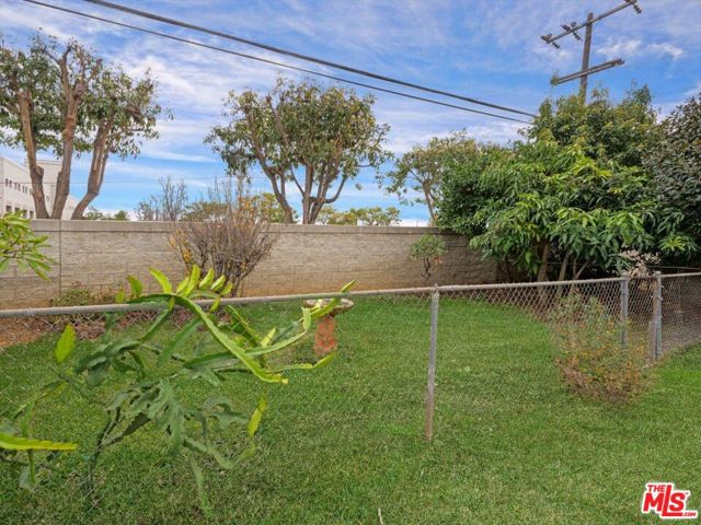 518 N 18th Street, Montebello CA: https://media.crmls.org/mediaz/c6796797-2ab4-4977-a808-54920d4876ac.jpg