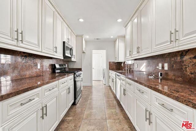 10551 Blucher Avenue photo 9