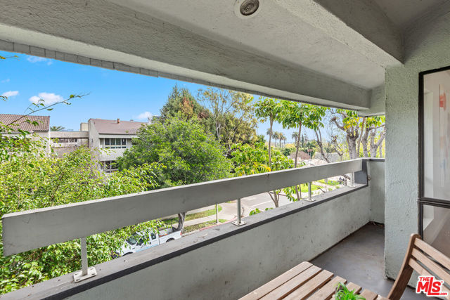 1887 Greenfield Avenue, Los Angeles CA: https://media.crmls.org/mediaz/c67a3142-a5bc-49b2-b0cf-2d546d22f5dd.jpg