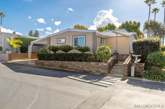 7317 Santa Barbara Street, Carlsbad CA: https://media.crmls.org/mediaz/c67a390c-39bc-4dbe-98ec-4b2fb4a85b81.jpg