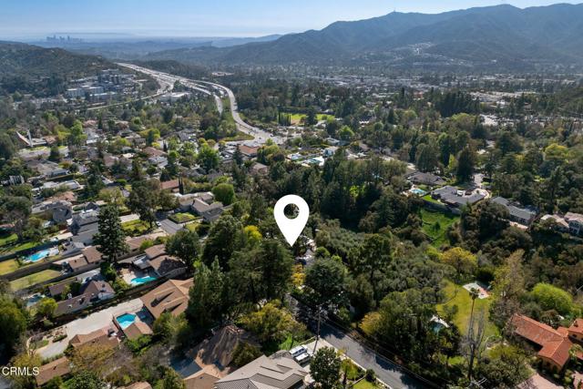 4639 El Camino Corto, La Canada Flintridge CA: https://media.crmls.org/mediaz/c67b2bf9-fe69-4c2d-bd07-75819c05f7c4.jpg