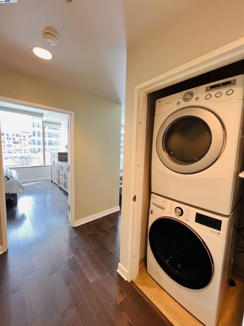 38 N Almaden Blvd, San Jose CA: https://media.crmls.org/mediaz/c67b6814-f98b-41d0-a4ce-895032d2e0bb.jpg