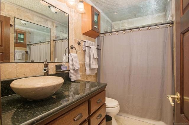 20 S Cays Ct, Coronado CA: https://media.crmls.org/mediaz/c67b8171-f4b9-40e2-9255-0f8437af39d0.jpg