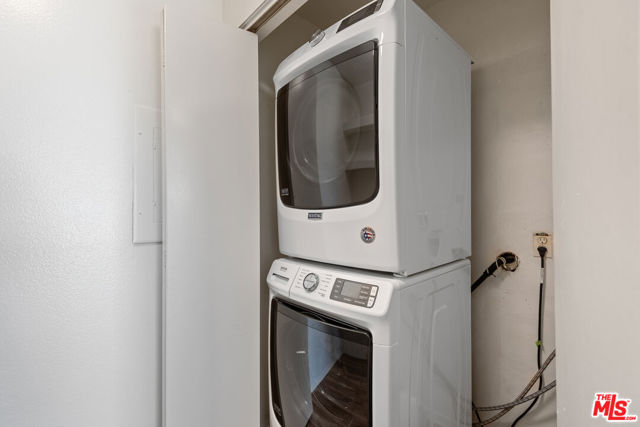 1340 S Beverly Glen Boulevard, Los Angeles CA: https://media.crmls.org/mediaz/c67bda16-e66e-4e0e-9cc8-8d629cac855f.jpg
