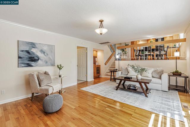 321 Chardonnay Cir, Clayton CA: https://media.crmls.org/mediaz/c67be313-1df4-435e-9a9a-ea9cf1a0f928.jpg