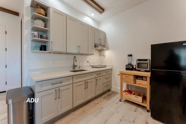 8440 Lovers Lane, Hollister CA: https://media.crmls.org/mediaz/c67c104d-86f3-4e68-b81f-cbddf7933e0b.jpg