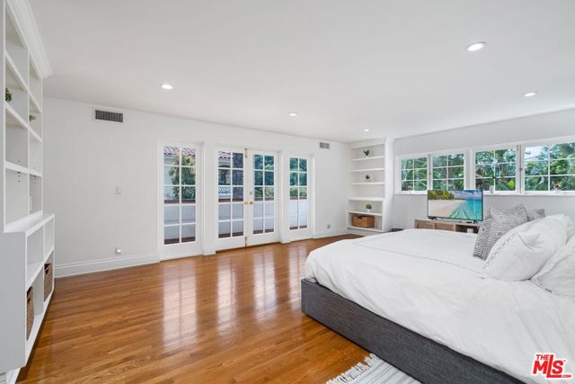 15257 Encanto Drive, Sherman Oaks CA: https://media.crmls.org/mediaz/c67c68a5-ed06-4995-a5bb-8aaee6be35b0.jpg