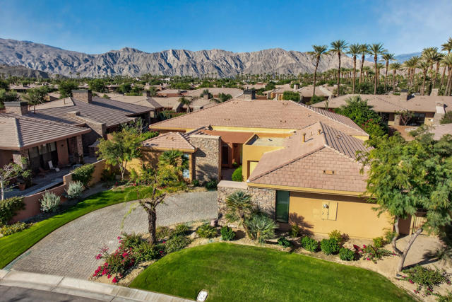 79900 De Sol A Sol, La Quinta CA: https://media.crmls.org/mediaz/c67cb658-5467-4404-91c2-0034dad76eeb.jpg