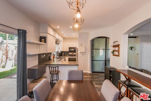 9400 Noble Avenue, North Hills CA: https://media.crmls.org/mediaz/c67d1d2c-1d06-42da-b934-c5b673fe8b42.jpg