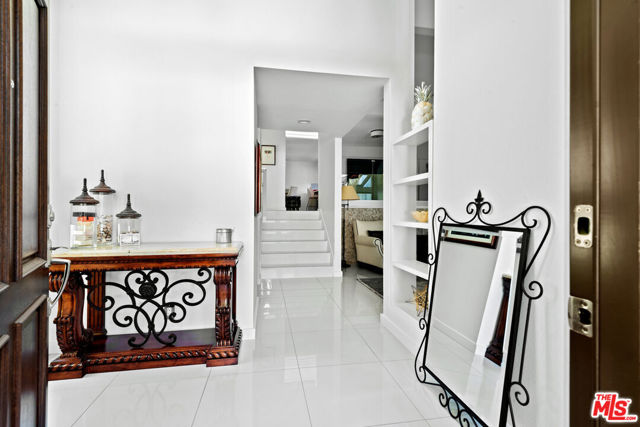 1671 Michael Lane, Pacific Palisades CA: https://media.crmls.org/mediaz/c67e0d41-1941-4690-ab9e-ab9aaf41afb5.jpg