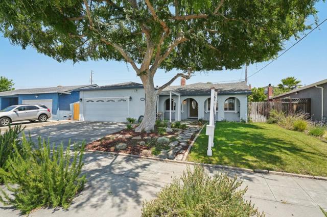 5886 Falon Way, San Jose CA: https://media.crmls.org/mediaz/c67ea2d7-de0b-4ccd-a31e-8cadc133ccff.jpg