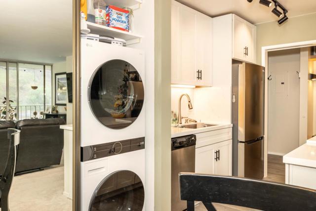 400 Davey Glen Road, Belmont CA: https://media.crmls.org/mediaz/c67ec3c7-fd15-4679-920c-9614cb7e9919.jpg