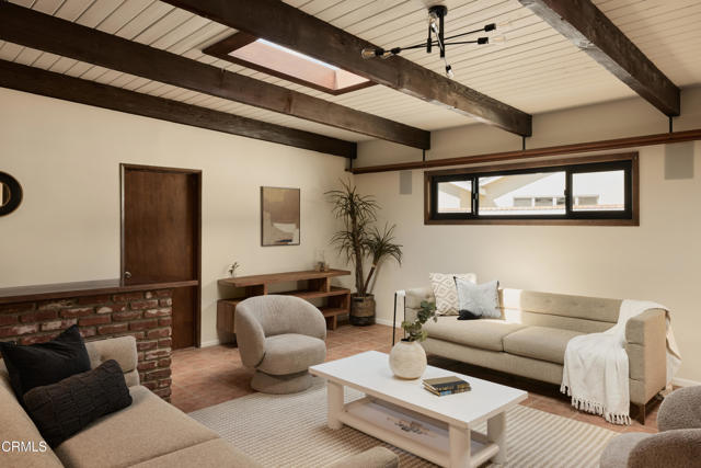 Detail Gallery Image 7 of 61 For 6900 Lurline Ave, Los Angeles,  CA 91306 - 6 Beds | 5 Baths