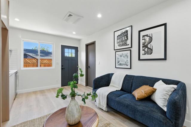 1313 Arleen Avenue, Sunnyvale CA: https://media.crmls.org/mediaz/c6800ffb-8647-4a00-95ca-2f1632b69c0d.jpg