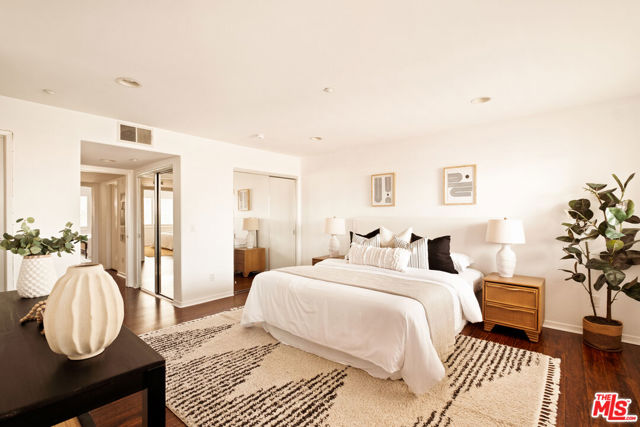 1212 Ocean Park Boulevard, Santa Monica CA: https://media.crmls.org/mediaz/c68193ab-fd92-406f-b093-9cae74ce0736.jpg
