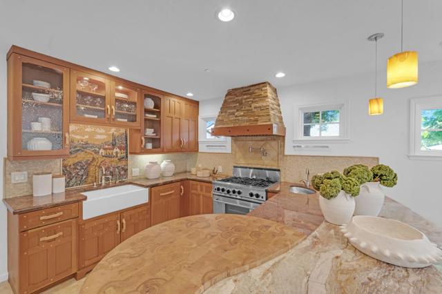 729 Concord Way, Burlingame CA: https://media.crmls.org/mediaz/c6820331-6cbe-4577-9099-9e04e5cbcd54.jpg