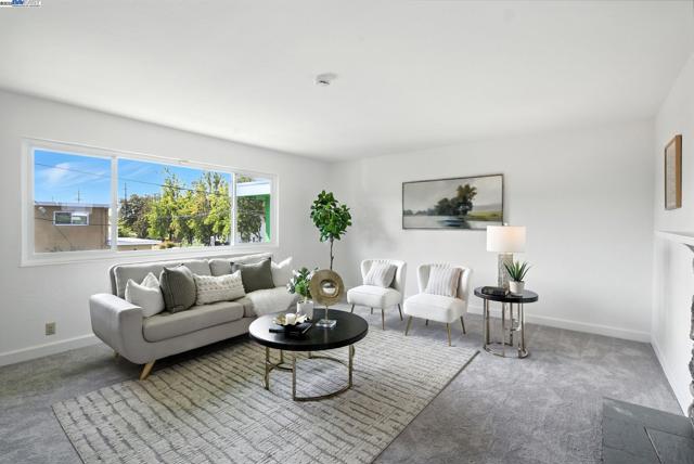 3101 61St Ave, Oakland CA: https://media.crmls.org/mediaz/c68295ba-71b3-4cad-83cf-2200b91722b8.jpg
