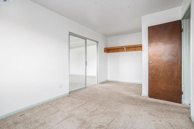 925 GRANDVIEW AVE, Martinez CA: https://media.crmls.org/mediaz/c682a23d-2b31-4368-8cf8-1ecb28ef69ad.jpg