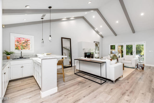 Detail Gallery Image 8 of 40 For 19443 Hatteras St, Los Angeles,  CA 91356 - 4 Beds | 4 Baths