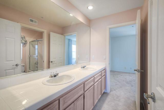 Detail Gallery Image 19 of 36 For 2183 Crest View Glen, Escondido,  CA 92026 - 3 Beds | 2/1 Baths