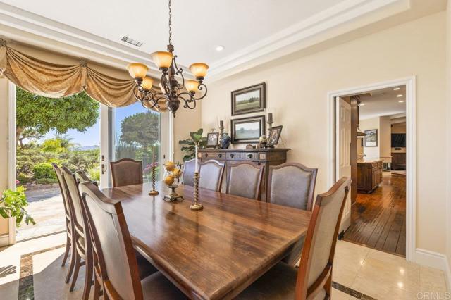 14963 Huntington Gate Drive, Poway CA: https://media.crmls.org/mediaz/c68366c3-7e7e-47fc-911f-30f2d1bae084.jpg