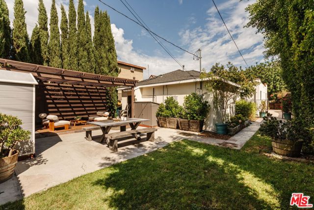 2223 Alsace Avenue photo 46