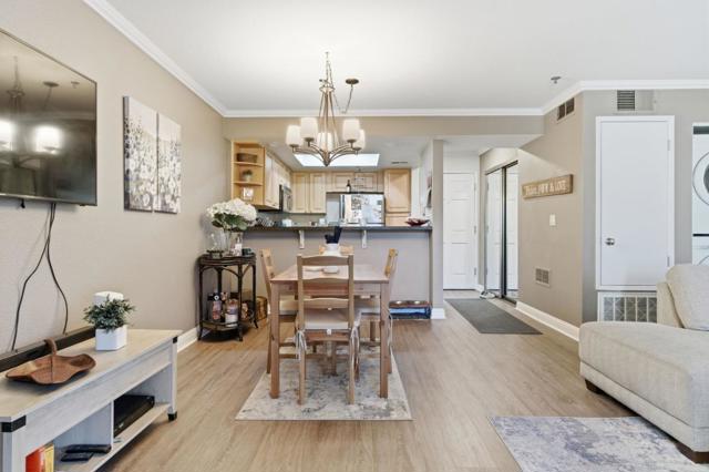 2530 Oak Road, Walnut Creek CA: https://media.crmls.org/mediaz/c683be0f-24a3-4bc4-b234-4ddb5d96ad3d.jpg