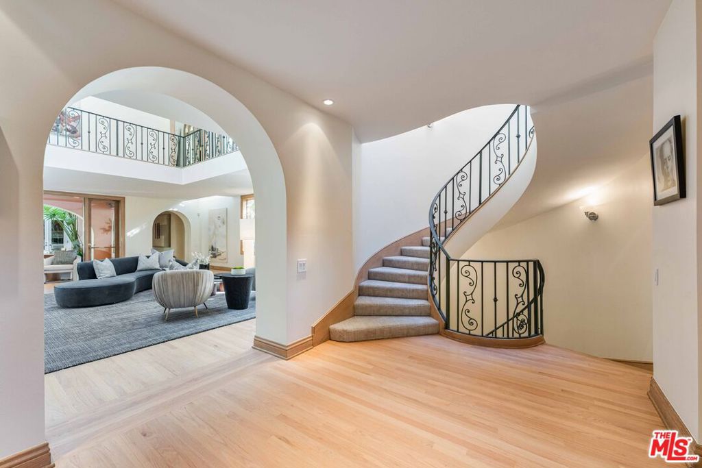 MLS #25522905 image #3