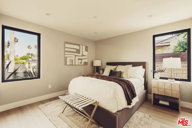 5725 Katherine Avenue, Sherman Oaks CA: https://media.crmls.org/mediaz/c684d0a8-9660-4ad6-90ed-694491697f08.jpg