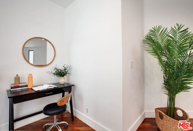 Drew Fenton | 12000 Goshen Avenue Los Angeles CA | MLS: 7335445 Drew Fenton | 12000 Goshen Avenue Los Angeles CA | MLS: 7335445
