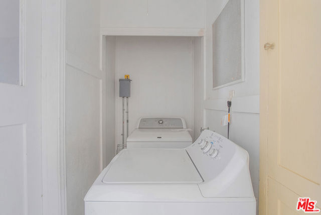 712 S Stanley Avenue, Los Angeles CA: https://media.crmls.org/mediaz/c684e97f-2186-4a28-957f-806aeaaba082.jpg