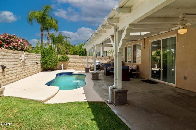 29065 Madrid Place, Castaic CA: https://media.crmls.org/mediaz/c684ecf2-604d-4472-99c3-29f8321c1ad8.jpg