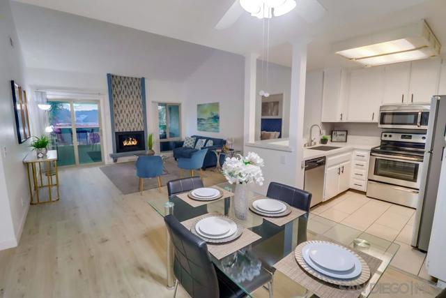 10350 Caminito Cuervo, San Diego CA: https://media.crmls.org/mediaz/c6850c2c-b085-4c2f-a1b0-bfb2436a93e3.jpg