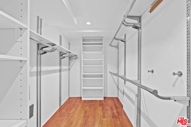 6 Eastwind Street, Marina del Rey CA: https://media.crmls.org/mediaz/c6853303-c0e6-4dd3-9e2b-326d463225c6.jpg