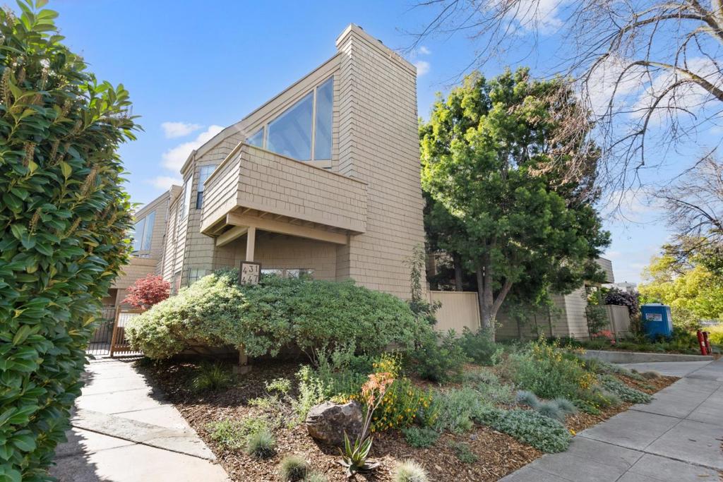 443 College Avenue