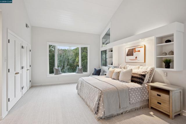 35 Tiger Tail Court, Orinda CA: https://media.crmls.org/mediaz/c68607eb-3b59-48a2-97b6-b702b817c06e.jpg